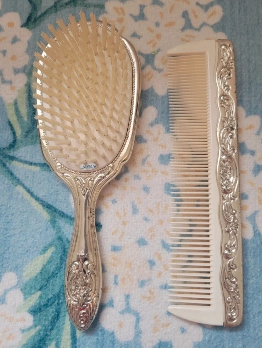 Vintage Towle Silver Plated Brush And Comb Vanity Set